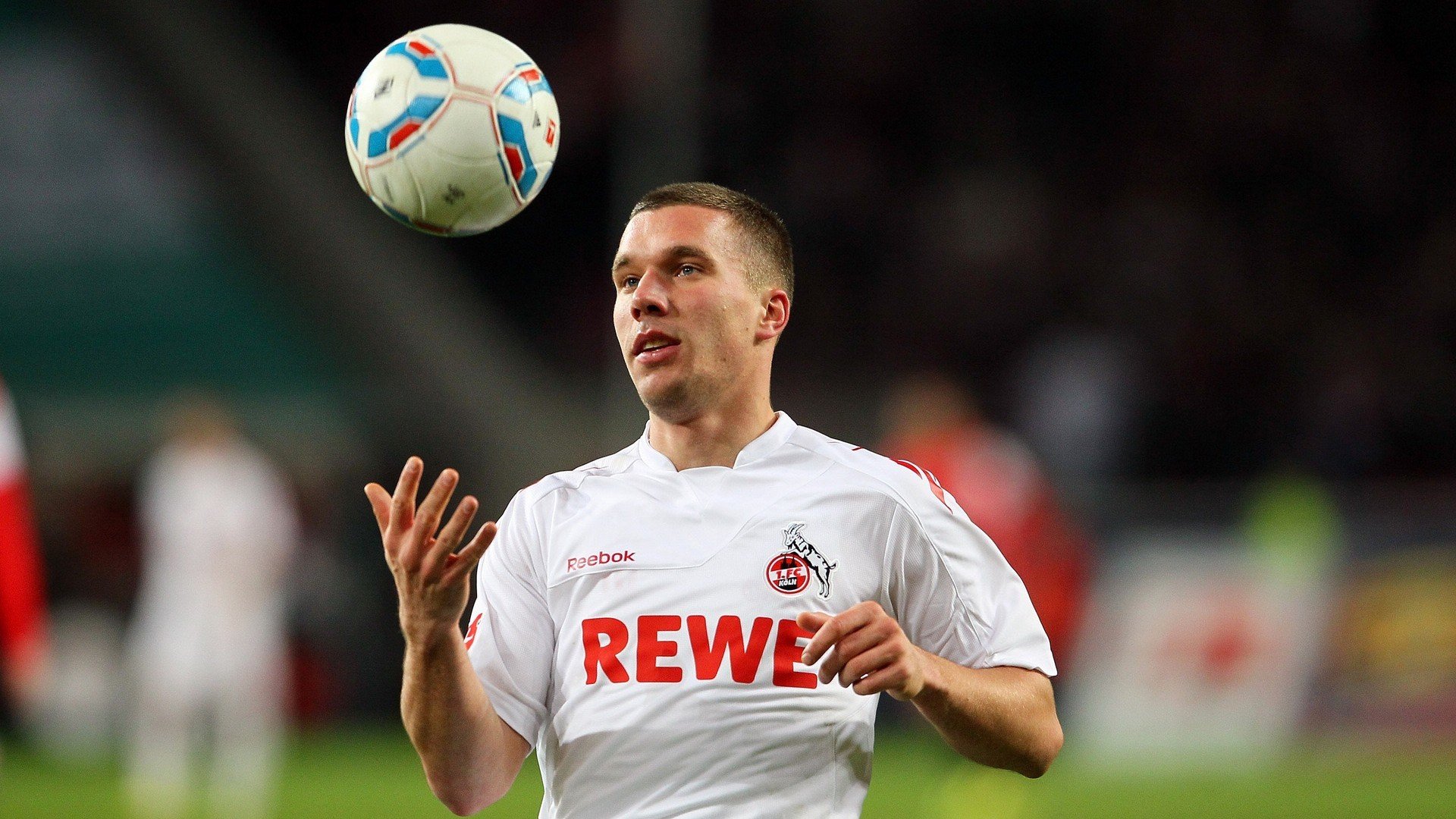 绿色场馆引领行业发展,未来足球场馆不仅环保还能智能,足球场设施