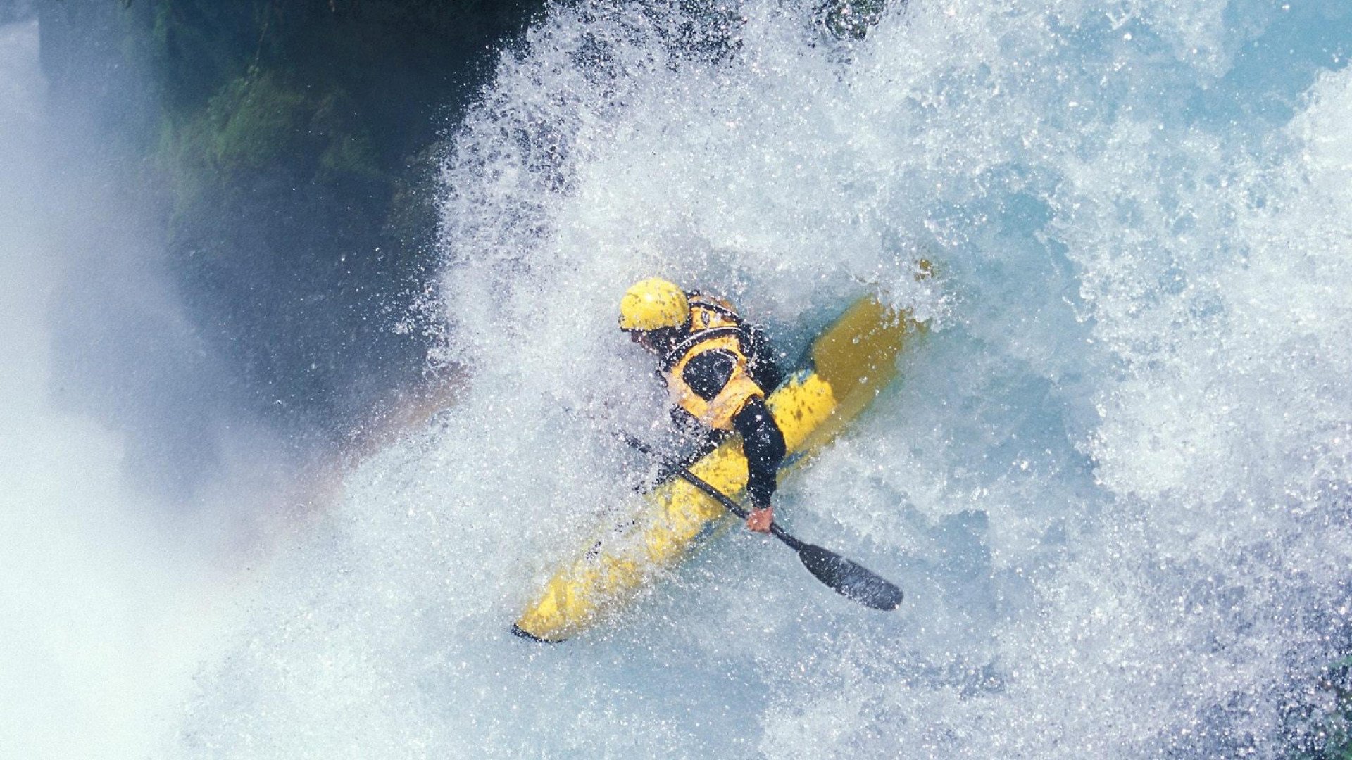 跳水动作精准突尼斯收获信心,小娃脸一边大一边小